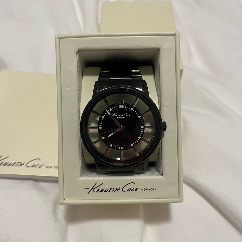 Kenneth Cole Black and Silver Watch